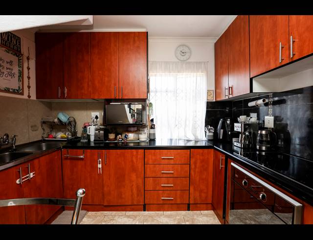 3 BEDROOM HOUSE FOR SALE IN KENVILLE